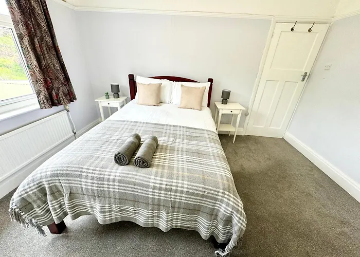 Bright Room Near Southmead